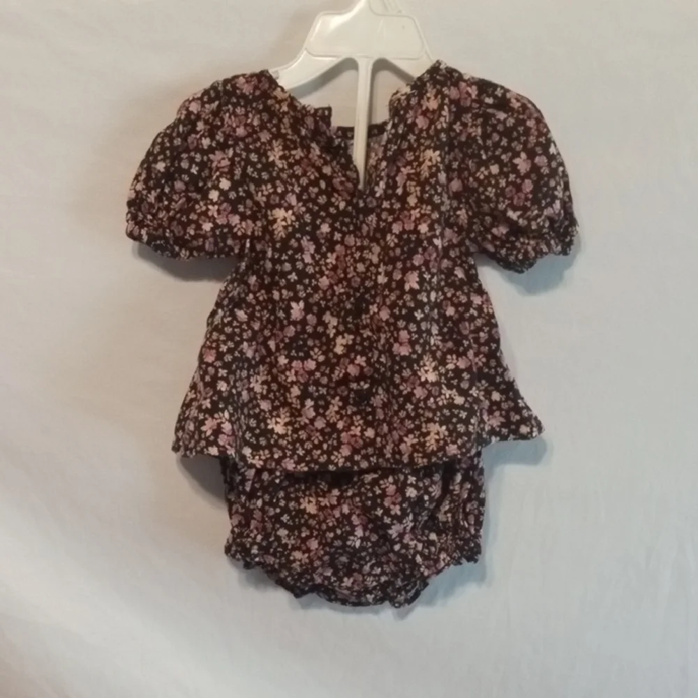 Old Navy Baby Girl Floral Puff Sleeve Top & Bloomer Set 6-12M